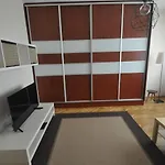 Avis - City 33 Gdyně